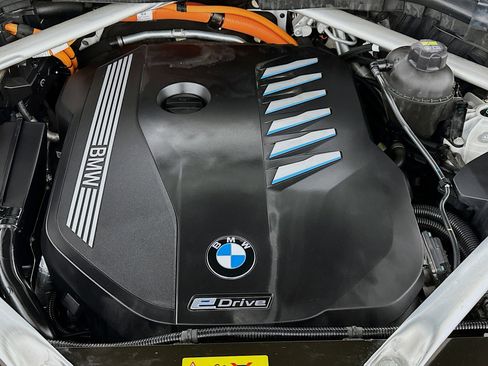 Used 2021 BMW X5 xDrive45e w/ M Sport Package image 30