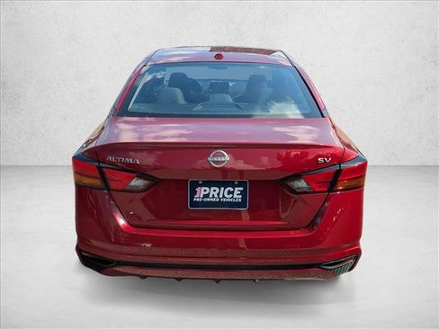 Used 2024 Nissan Altima 2.5 SV FWD image 6