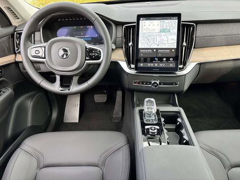 New 2026 Volvo XC90 B6 Plus w/ Protection Package Premier image 28
