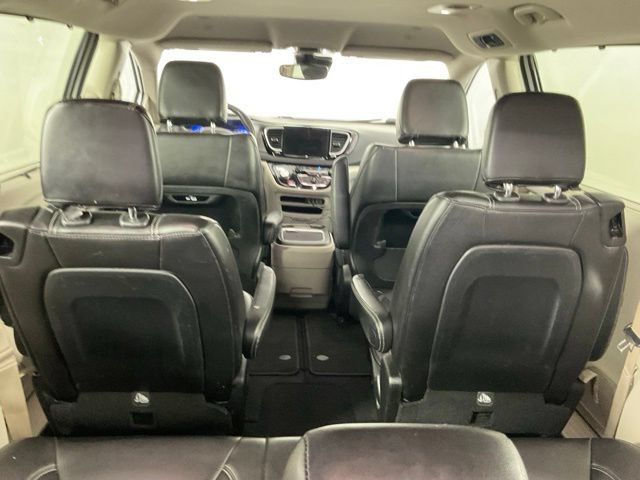 Used 2023 Chrysler Pacifica Touring-L FWD image 20