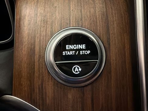 Used 2024 Mercedes-Benz GLC 300 image 26