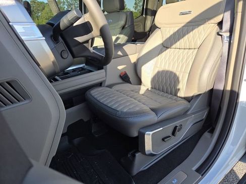 Used 2026 Ford F250 Platinum w/ Platinum Plus Package AWD/4WD image 33