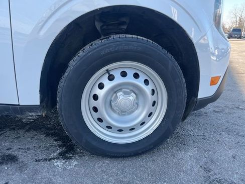 Used 2025 Ford Maverick XL w/ Equipment Group 101A image 2