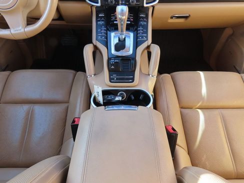 Used 2014 Porsche Cayenne Diesel image 9