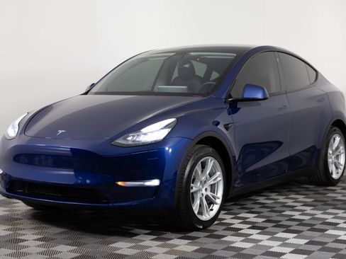 Used 2021 Tesla Model Y Long Range AWD/4WD image 2