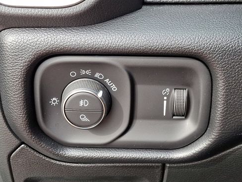 Certified 2022 RAM 1500 Big Horn image 28