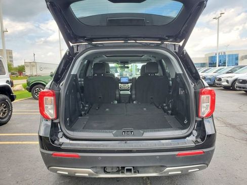 Used 2023 Ford Explorer XLT w/ Equipment Group 202A AWD/4WD image 29