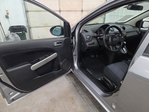 Used 2014 MAZDA MAZDA2 Sport image 27