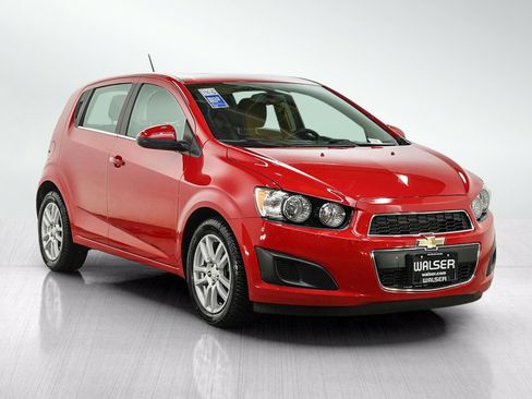 Used 2016 Chevrolet Sonic LT w/ Fun and Sun Package FWD image 7