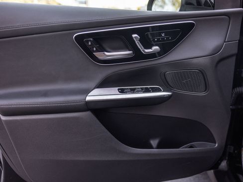 Used 2025 Mercedes-Benz GLC 350e GLC 350e image 15