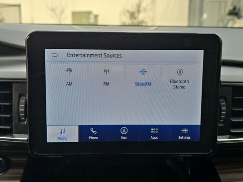 Used 2022 Ford Explorer Limited w/ Equipment Group 301A image 31