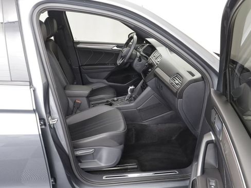 Certified 2024 Volkswagen Tiguan SE R-Line AWD/4WD image 19