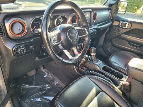 Certified 2023 Jeep Gladiator Mojave w/ Cold Weather Group AWD/4WD image 7