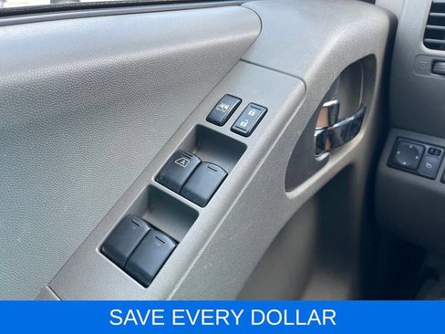 Used 2015 Nissan Frontier SV w/ SV Value Truck Package RWD image 16
