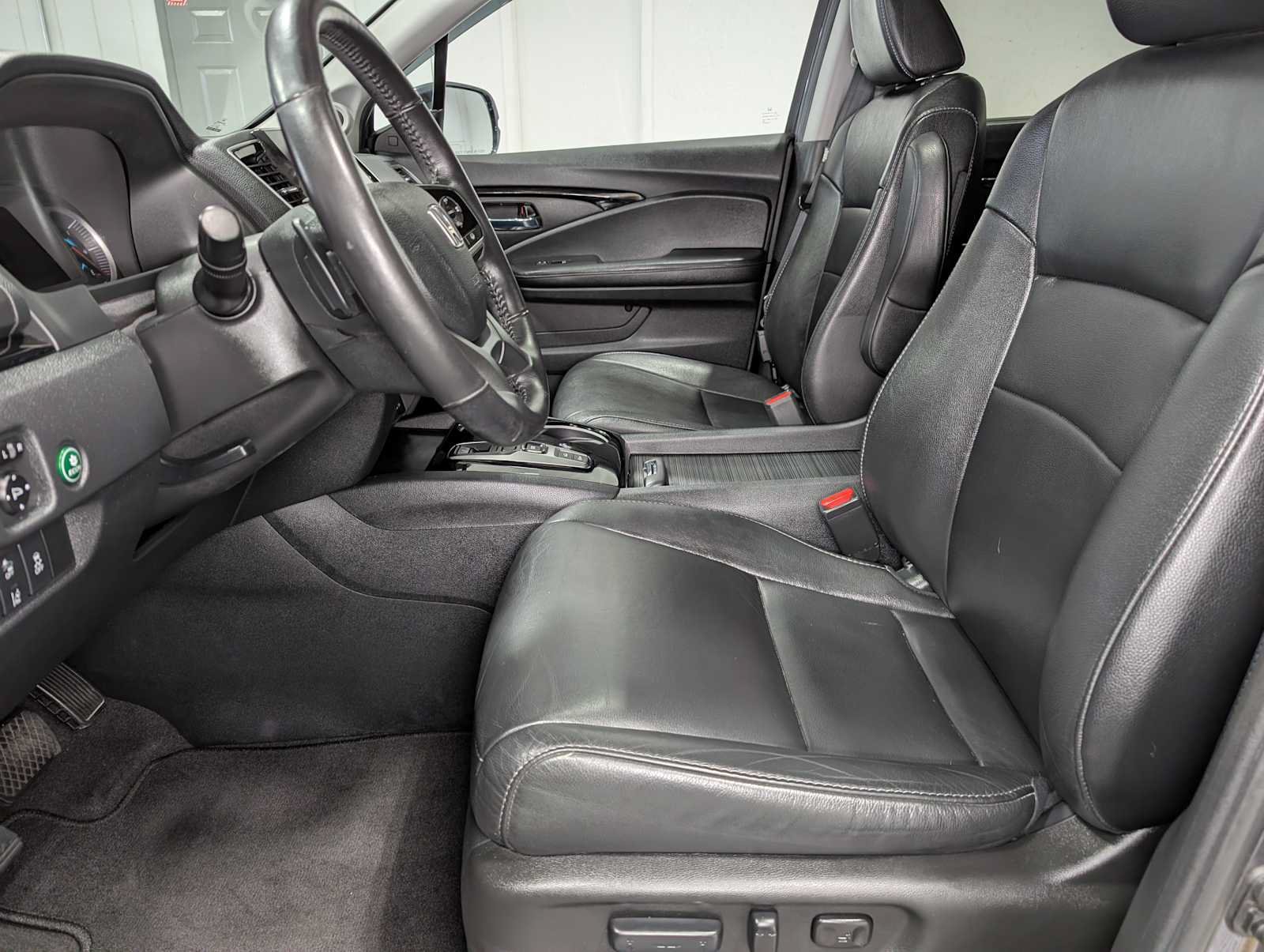 Used 2020 Honda Pilot Touring image 4