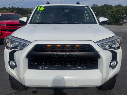 Used 2018 Toyota 4Runner Limited AWD/4WD image 8