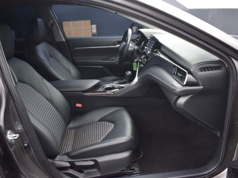 Used 2024 Toyota Camry SE image 10