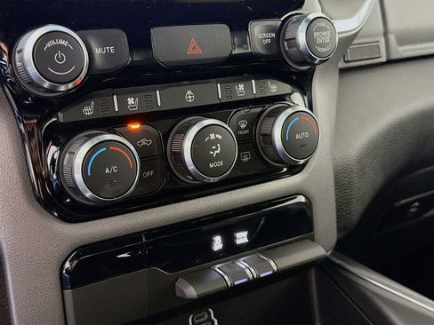 Used 2024 RAM 1500 Laramie image 19