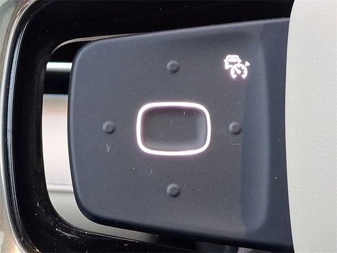 Used 2024 Lincoln Nautilus Reserve w/ Equipment Group 202A image 22