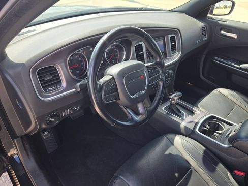 Used 2020 Dodge Charger SXT w/ Leather Interior Group RWD image 10