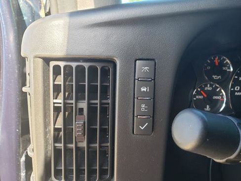 Used 2015 GMC Savana 2500 LS image 22