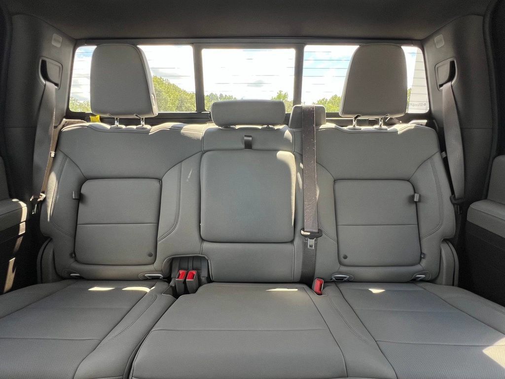Used 2025 GMC Sierra 2500 SLT w/ SLT Premium Package AWD/4WD image 14