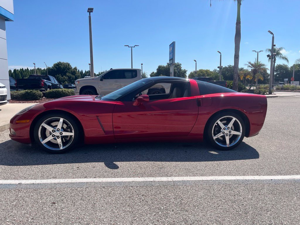 Used 2005 Chevrolet Corvette Coupe w/ Preferred Equipment Group RWD image 6
