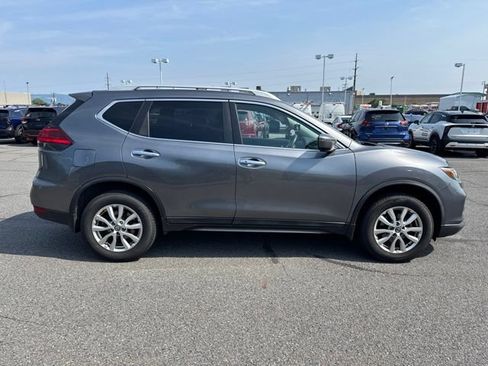 Used 2017 Nissan Rogue SV AWD/4WD image 4