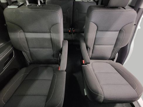 Certified 2023 GMC Acadia SLE w/ Driver Convenience Package image 24