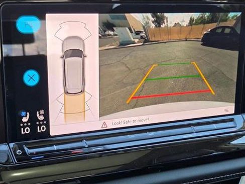 New 2026 Volkswagen Atlas SE FWD image 12