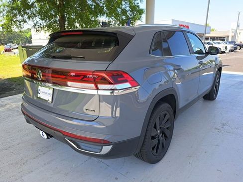 Used 2024 Volkswagen Atlas Cross Sport SE w/ Panoramic Sunroof Package AWD/4WD image 6