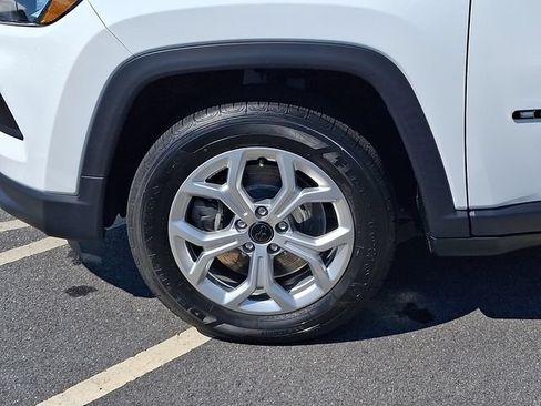 Used 2025 Jeep Compass Sport AWD/4WD image 8