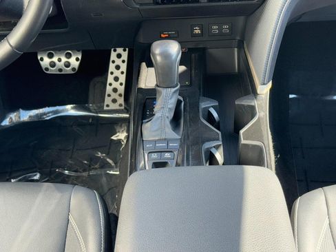 Used 2025 Toyota Camry Hybrid image 14