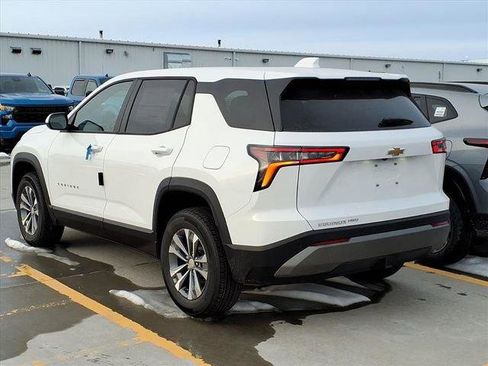 New 2026 Chevrolet Equinox LT AWD/4WD image 3