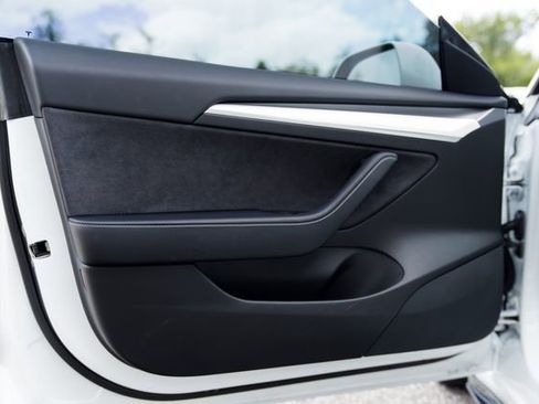 Used 2021 Tesla Model 3 Long Range image 12