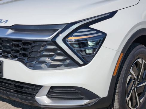 New 2025 Kia Sportage LX image 7