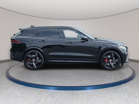 Certified 2022 Jaguar F-PACE SVR AWD/4WD image 4