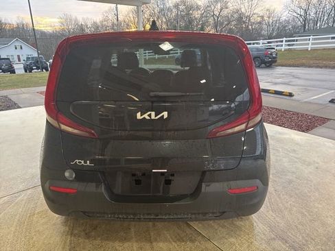 Used 2022 Kia Soul LX image 8