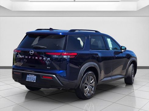 Used 2024 Nissan Pathfinder SV FWD image 5