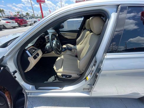 Used 2018 BMW 330i xDrive Sedan w/ Convenience Package AWD/4WD image 16