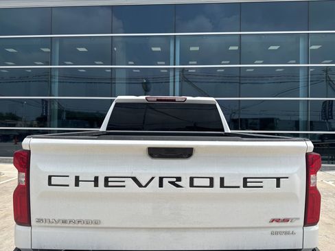 Used 2024 Chevrolet Silverado 1500 RST w/ Z71 Off-Road Package AWD/4WD image 3