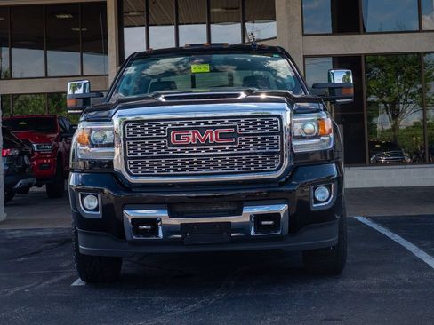 Used 2018 GMC Sierra 3500 Denali w/ Duramax Plus Package AWD/4WD image 7