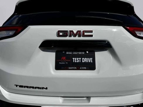Used 2023 GMC Terrain SLE w/ Driver Convenience Package FWD image 20