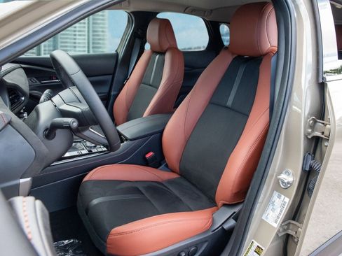 New 2025 MAZDA CX-30 Carbon image 6