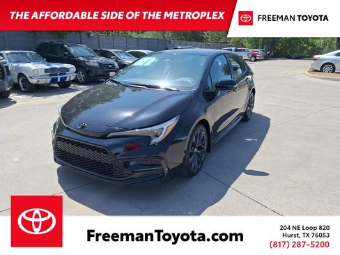 Used 2025 Toyota Corolla SE FWD image 1