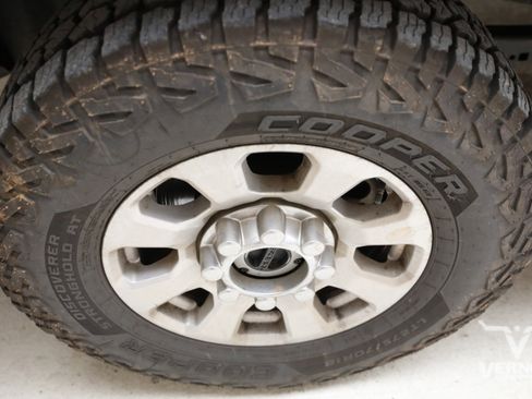 Used 2023 Ford F350 XLT w/ FX4 Off-Road Package image 10