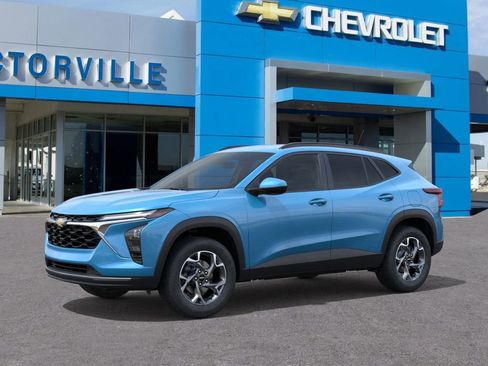 New 2026 Chevrolet Trax LT w/ Driver Confidence Package image 2