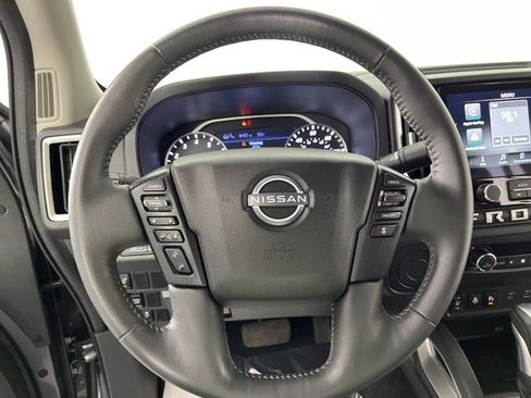 Used 2025 Nissan Frontier SV w/ SV Convenience Package RWD image 17