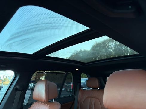 Used 2021 BMW X5 M50i image 28