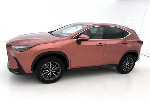 Used 2025 Lexus NX 250 FWD w/ Towing Package (2000 Lbs) image 5